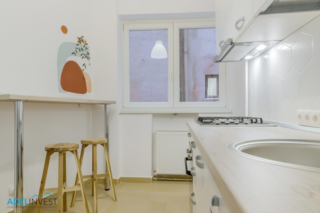 UNIVERSITATE *  INTERCONTINENTAL *IDEAL INVESTITIE * 4 CAMERE * CENTRALA PROPRIE