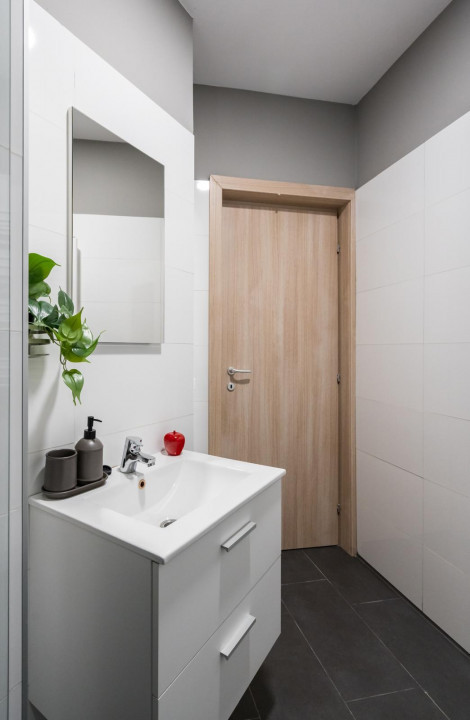 CALEA VICTORIEI * 3  CAMERE * MOBILATE SI UTILATE LUX * CENTRALA PROPRIE