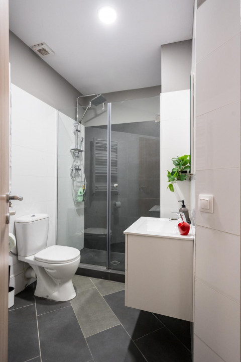 CALEA VICTORIEI * 3  CAMERE * MOBILATE SI UTILATE LUX * CENTRALA PROPRIE