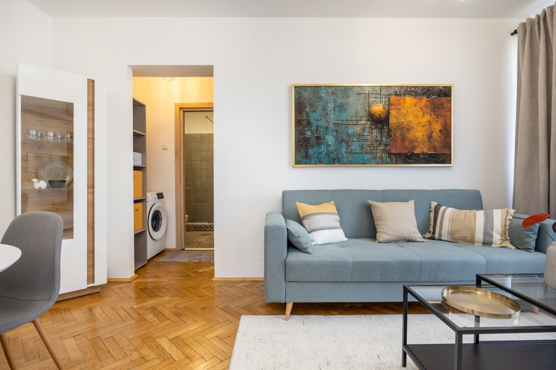Magheru-Universitate |3 camere LUX |  Etaj 9 | Renovat 2025 | Primul chirias |