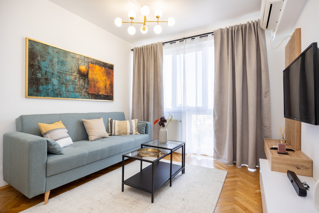 Magheru-Universitate |3 camere LUX |  Etaj 9 | Renovat 2025 | Primul chirias |