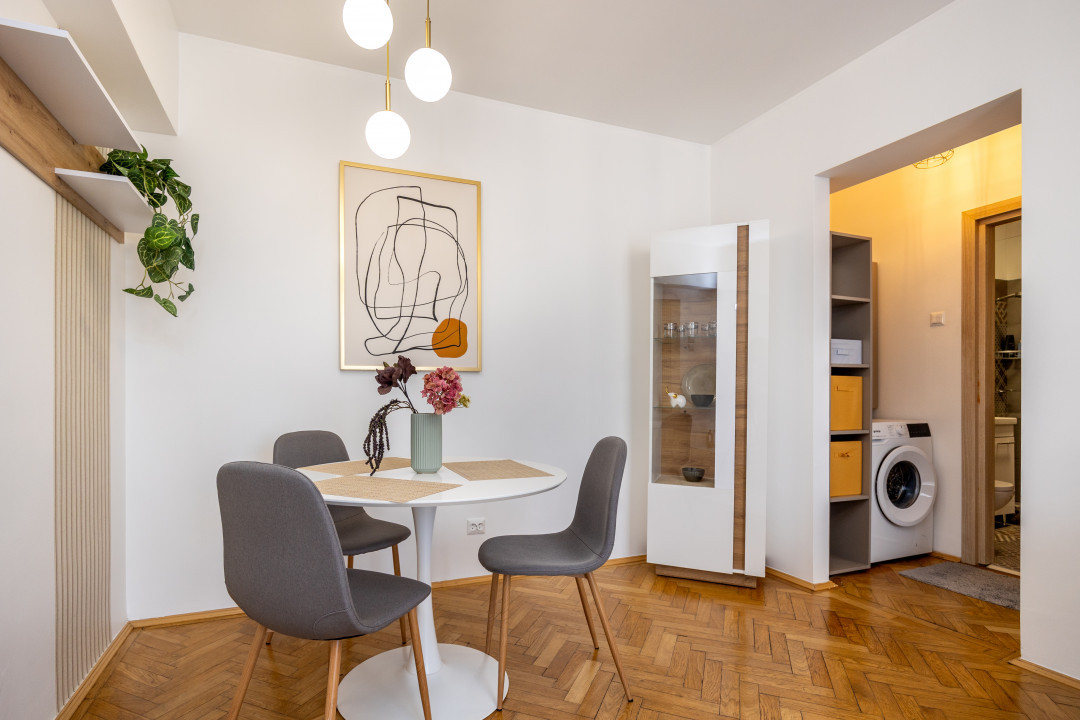 Magheru-Universitate |3 camere LUX |  Etaj 9 | Renovat 2025 | Primul chirias |