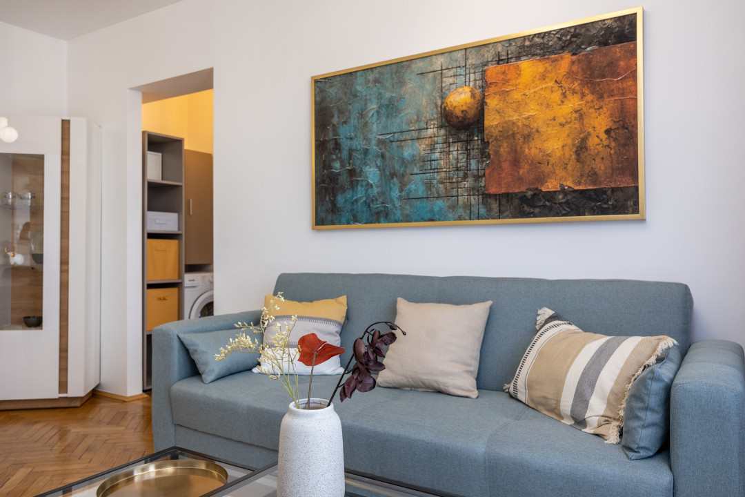 Magheru-Universitate |3 camere LUX |  Etaj 9 | Renovat 2025 | Primul chirias |