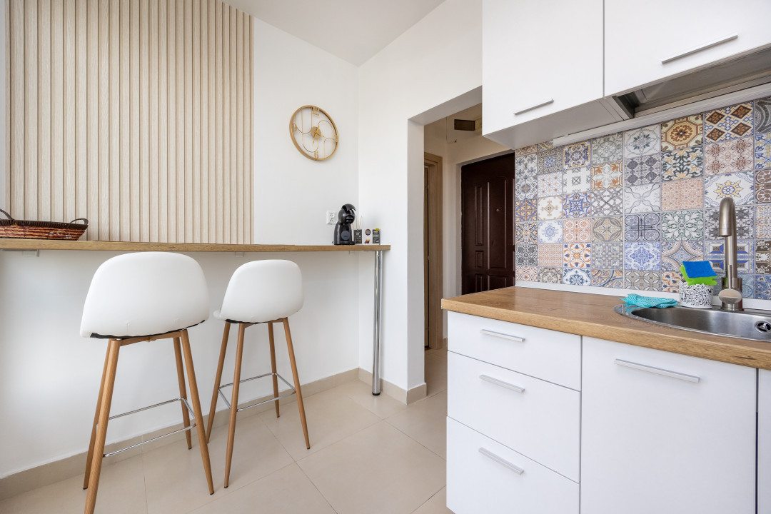 Magheru-Universitate |3 camere LUX |  Etaj 9 | Renovat 2025 | Primul chirias |