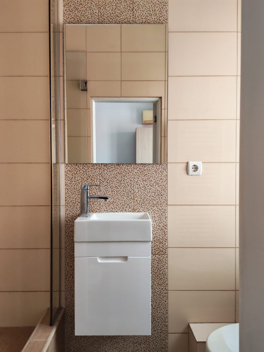 PIATA ROMANA *GARSONIERA * MOBILATA SI UTILATA* CENTRALA PROPRIE