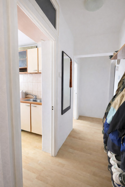 Apartament de 3 camere de vanzare * Piata Resita * Sector 4 * Ideal familie