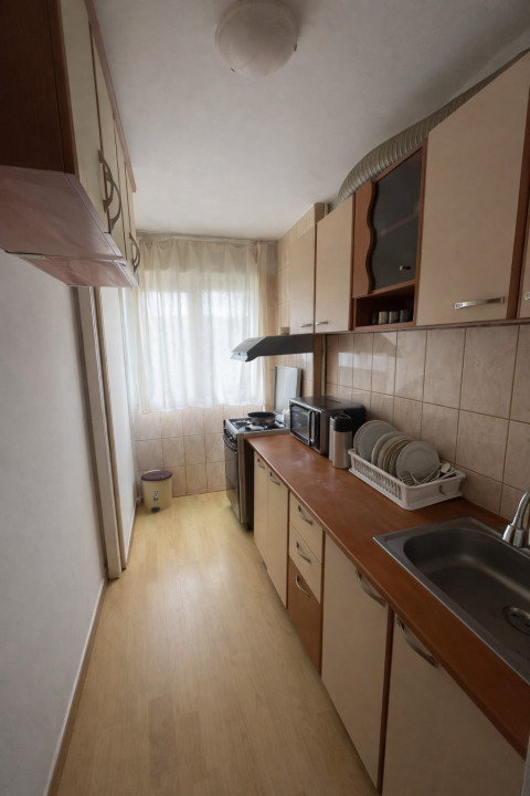 Apartament de 3 camere de vanzare * Piata Resita * Sector 4 * Ideal familie