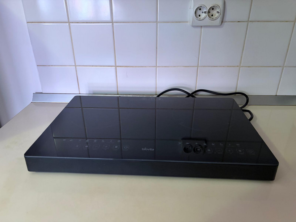 PIATA ROMANA *GARSONIERA * MOBILATA SI UTILATA* CENTRALA PROPRIE