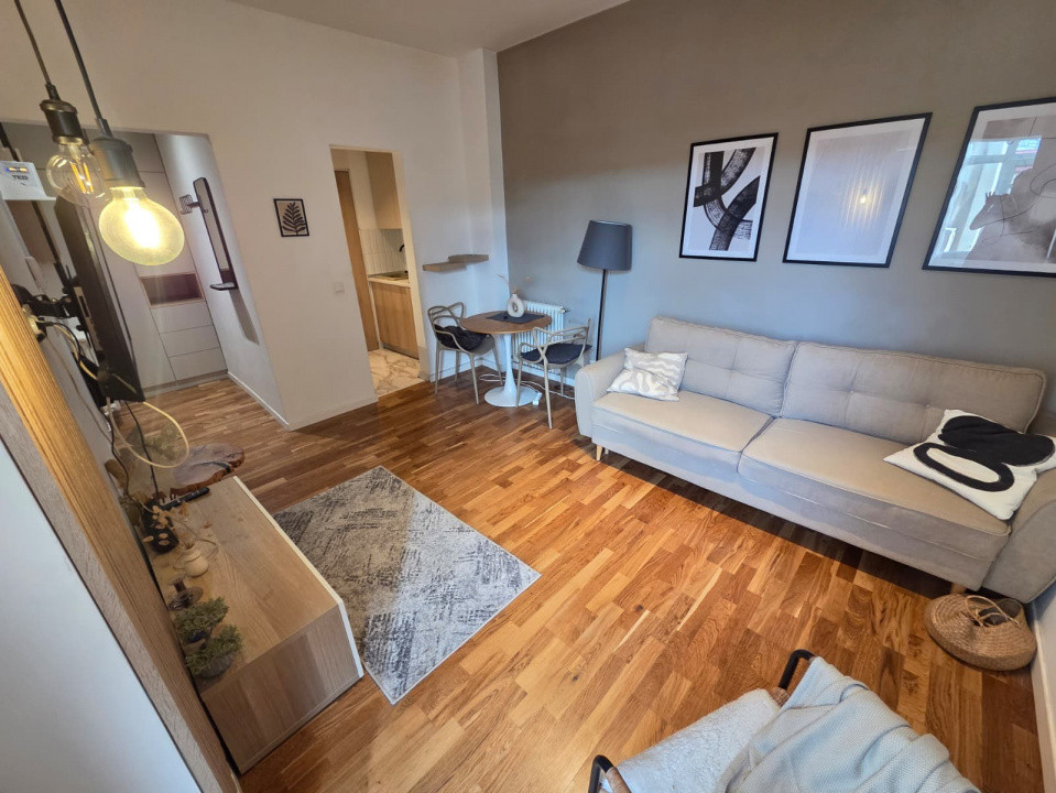 UNIVERSITATE * METROU* GARSONIERA MOBILATA SI UTILATA LUX * CENTRALA PROPRIE