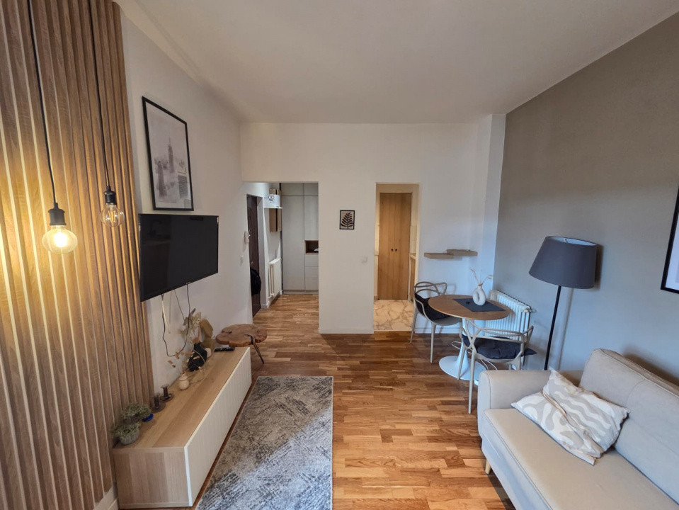 UNIVERSITATE * METROU* GARSONIERA MOBILATA SI UTILATA LUX * CENTRALA PROPRIE