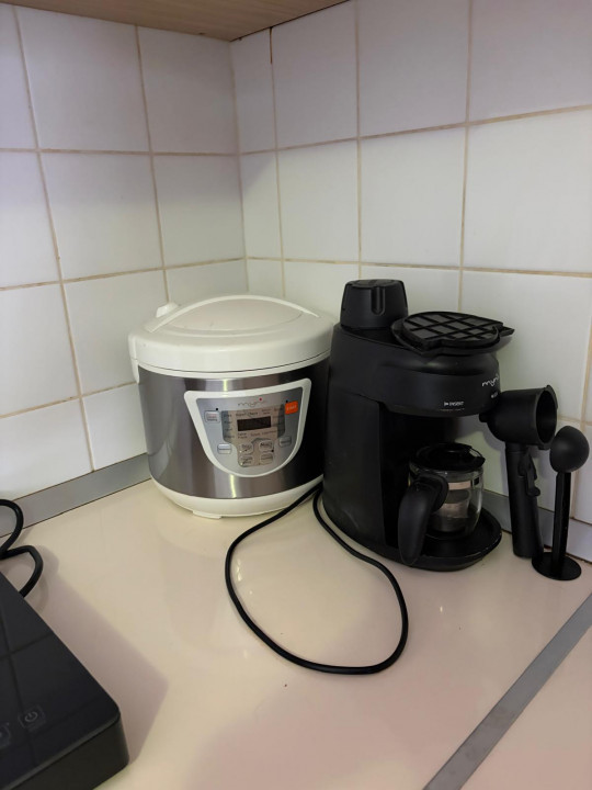 PIATA ROMANA *GARSONIERA * MOBILATA SI UTILATA* CENTRALA PROPRIE