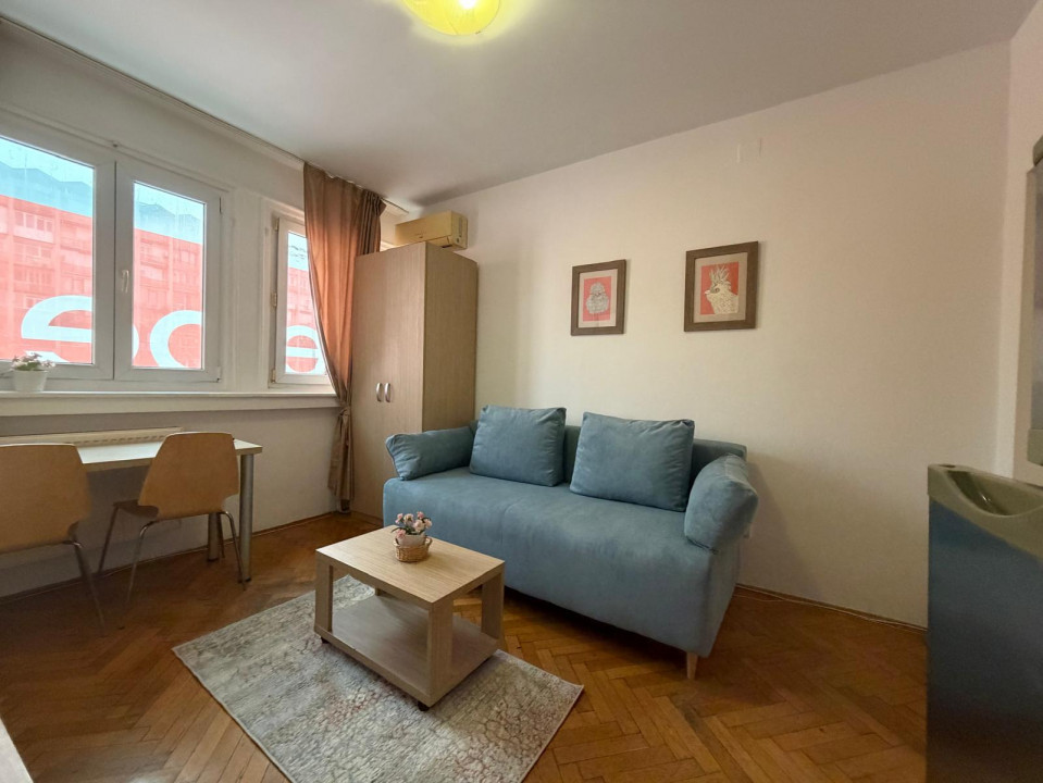 Garsonieră Piața Română | Bd. Magheru | Renovată | Centrală proprie | 300€