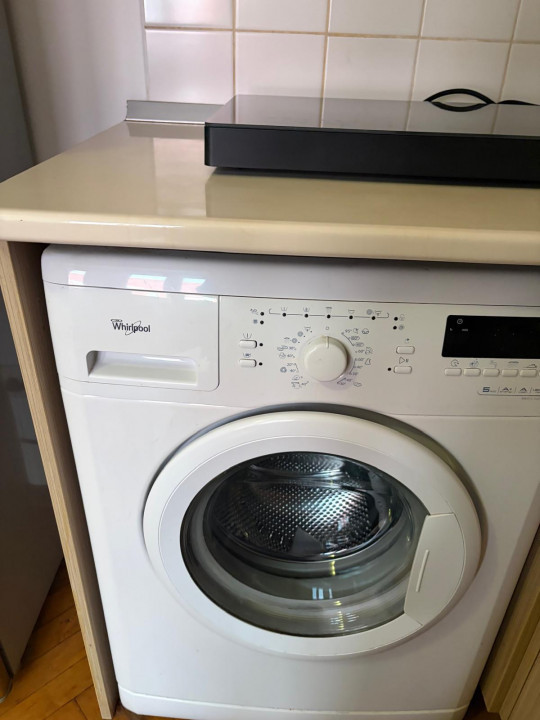 Garsonieră Piața Română | Bd. Magheru | Renovată | Centrală proprie | 300€