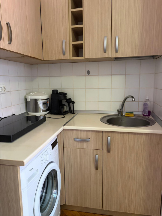 Garsonieră Piața Română | Bd. Magheru | Renovată | Centrală proprie | 300€