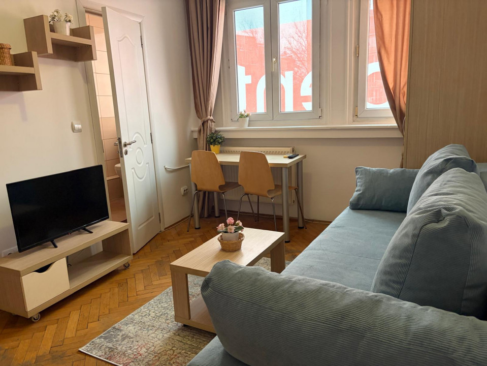 Garsonieră Piața Română | Bd. Magheru | Renovată | Centrală proprie | 300€