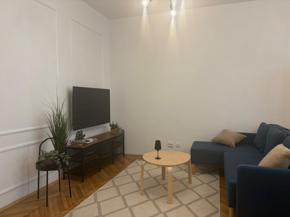 CALEA VICTORIEI * 2 CAMERE * MOBILATE SI UTILATE MODERN * CENTRALA PROPRIE