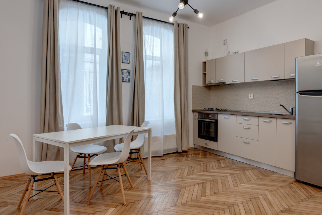 CALEA VICTORIEI * 2 CAMERE * MOBILATE SI UTILATE MODERN * CENTRALA PROPRIE