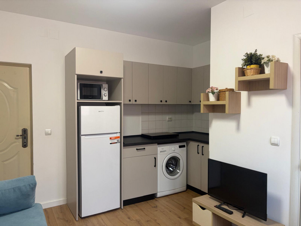Ultracentral-Magheru/Piata Romana, garsoniera renovata, mobilata si utilata  
