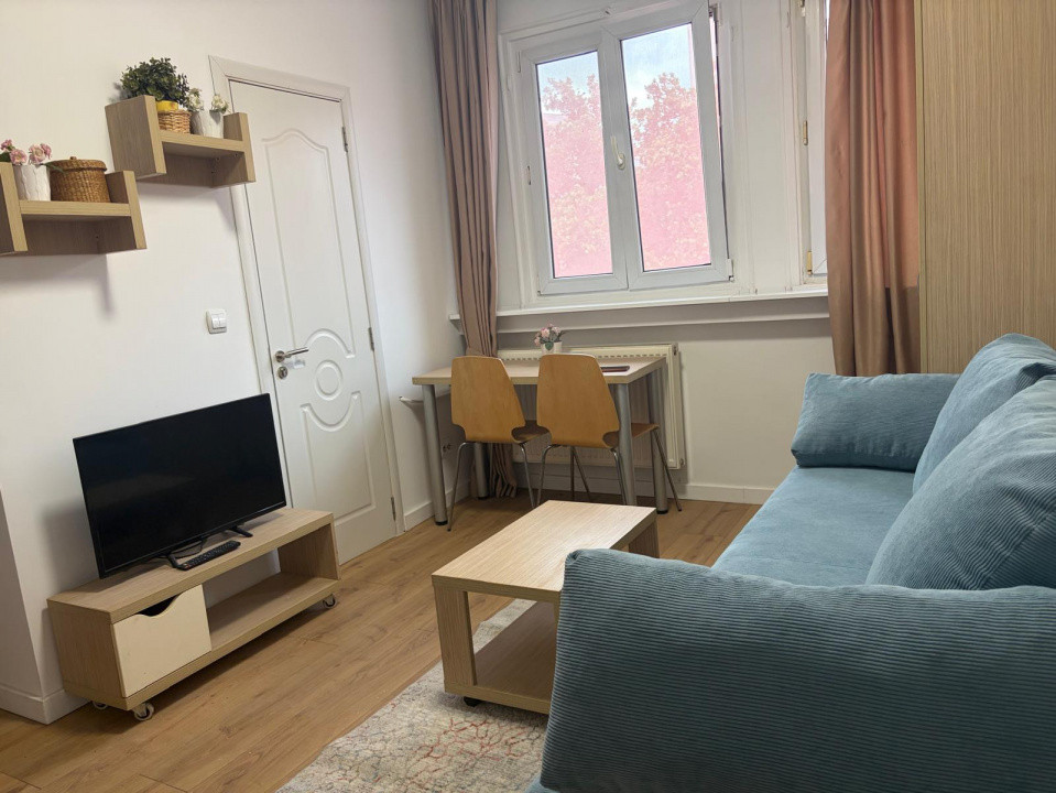 Ultracentral-Magheru/Piata Romana, garsoniera renovata, mobilata si utilata  